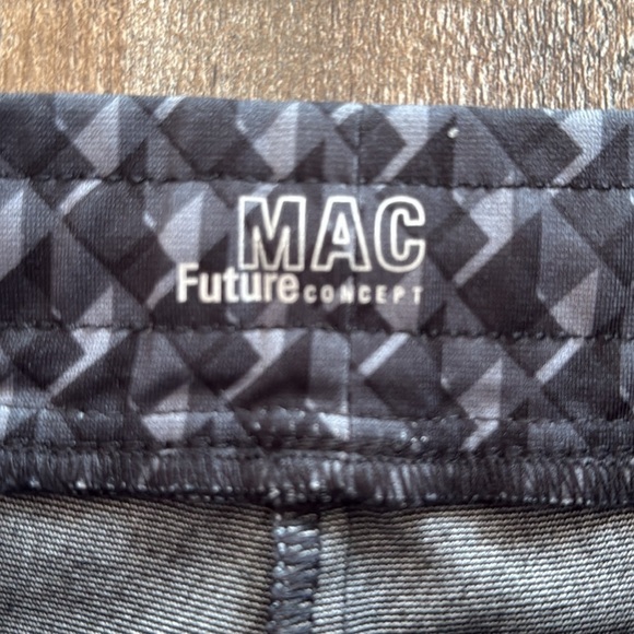 Mac Jeans Future Concept | Tapered Jogger - Picture 4 of 7